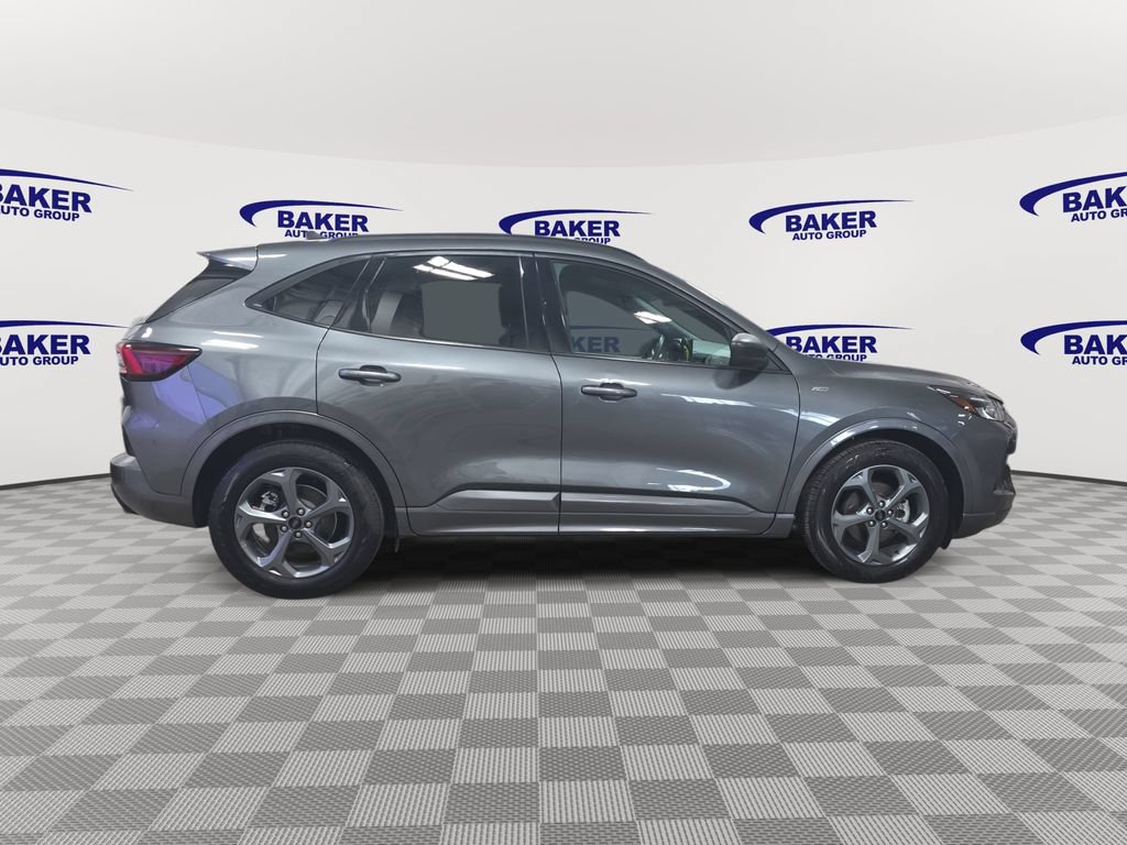 Used 2023 Ford Escape ST-Line FWD image 4