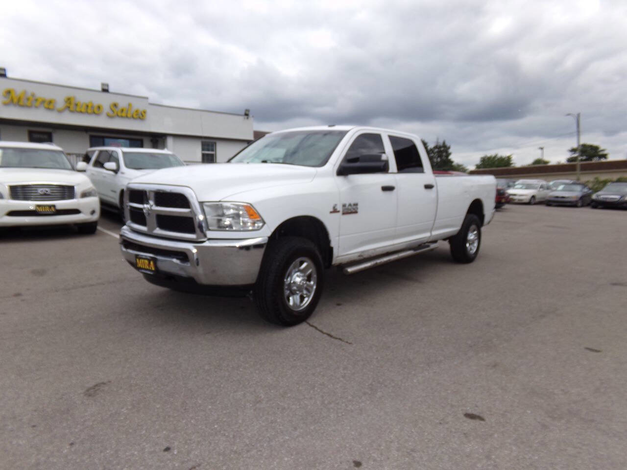 Used 2017 RAM 2500 Tradesman w/ Chrome Appearance Group image 3
