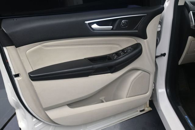 Used 2015 Ford Edge Titanium FWD image 15
