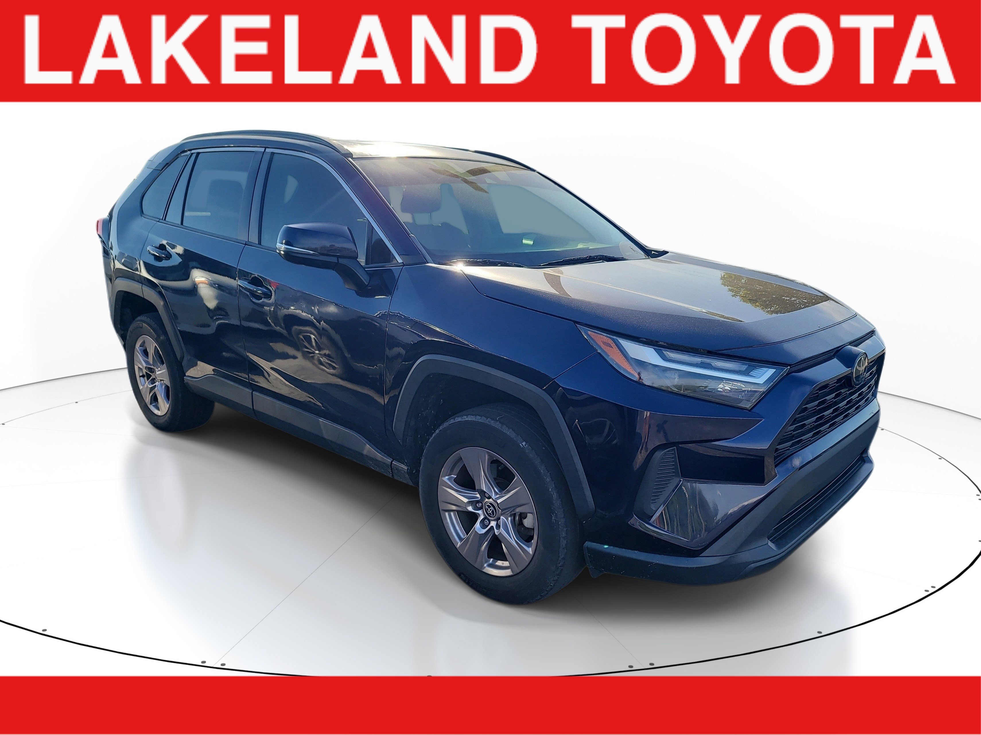 Used 2022 Toyota RAV4 XLE w/ Convenience Package FWD image 1