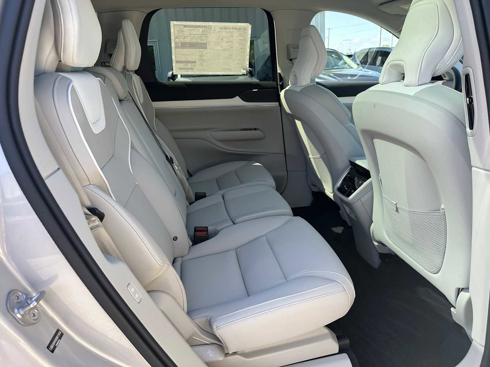 Used 2025 Volvo EX90 Plus AWD/4WD image 12