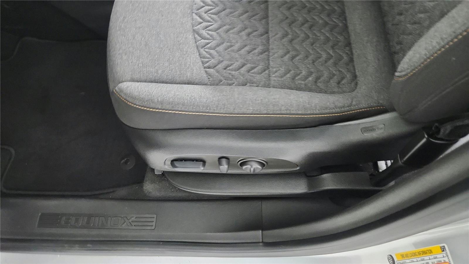 Used 2022 Chevrolet Equinox LT FWD image 11