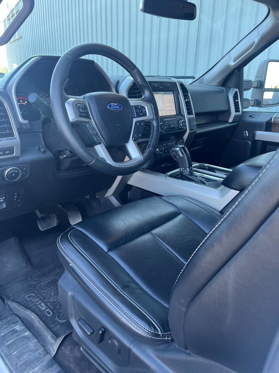 Used 2019 Ford F150 Lariat image 9