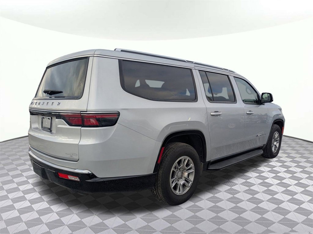 Used 2024 Jeep Wagoneer L 4WD image 3