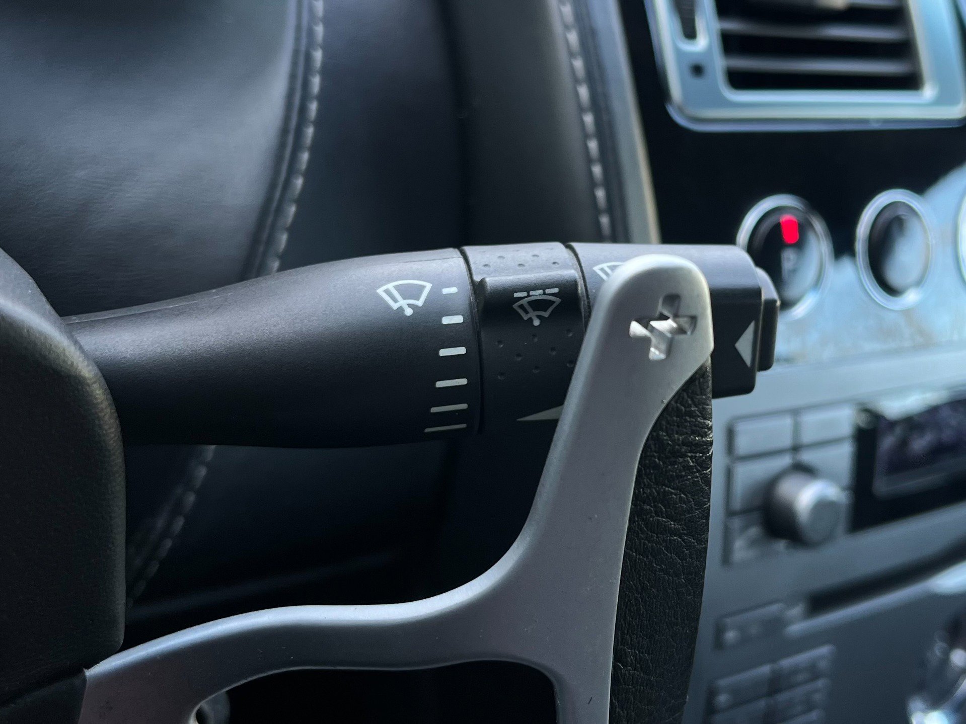 Used 2006 Aston Martin DB9 Volante image 40