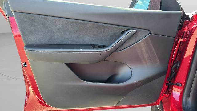 Used 2021 Tesla Model Y Long Range AWD/4WD image 10