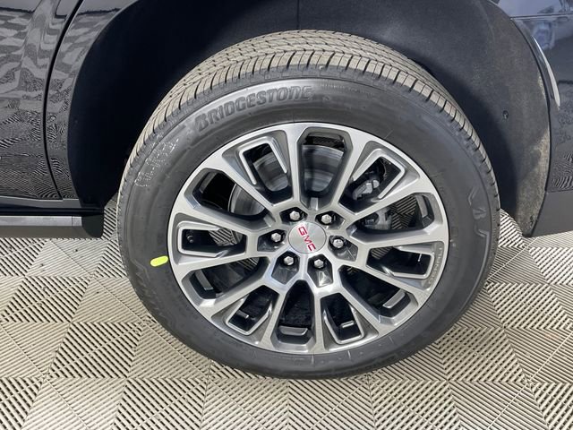 New 2026 GMC Yukon Denali w/ Denali Reserve Package AWD/4WD image 17