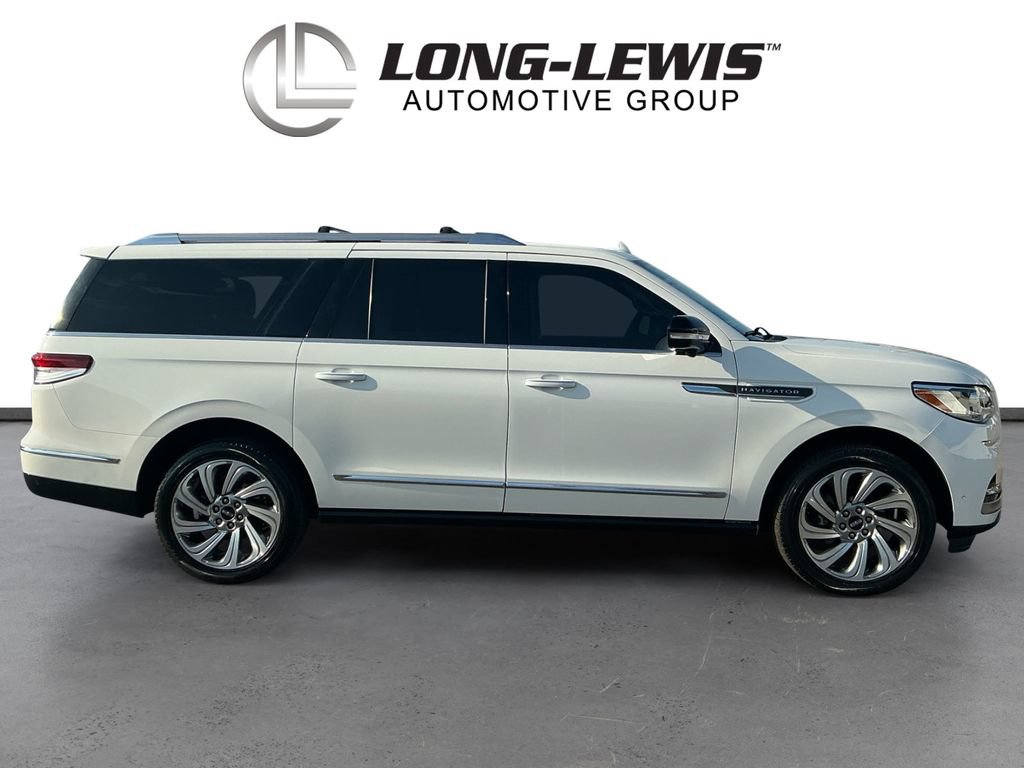 Certified 2024 Lincoln Navigator L Reserve AWD/4WD image 8