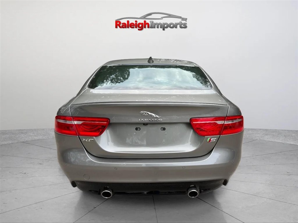 Used 2019 Jaguar XE S RWD image 4