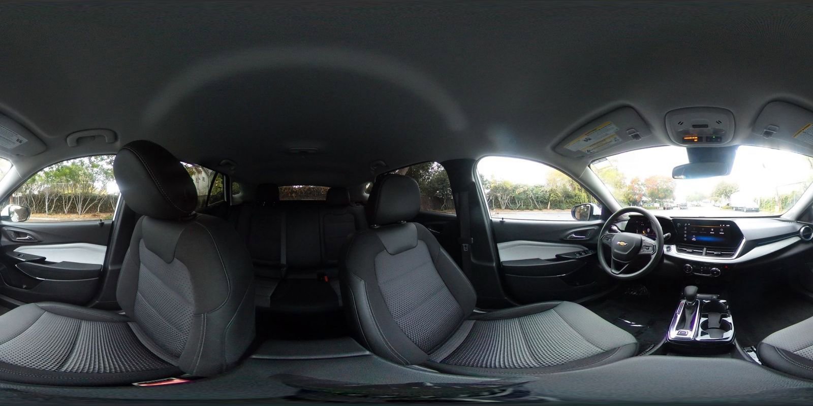 Used 2025 Chevrolet Trax LT image 40