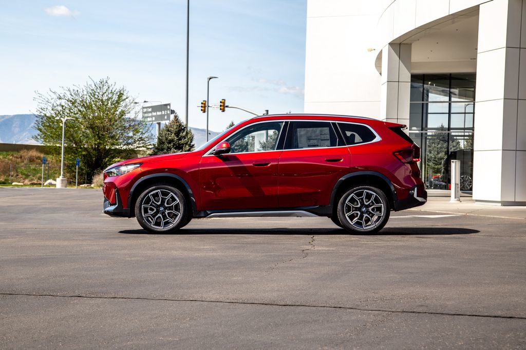 New 2026 BMW X1 xDrive28i w/ Technology Package AWD/4WD image 2