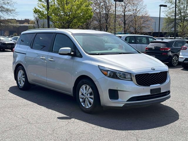 Used 2017 Kia Sedona LX w/ LX Essentials Premium Package