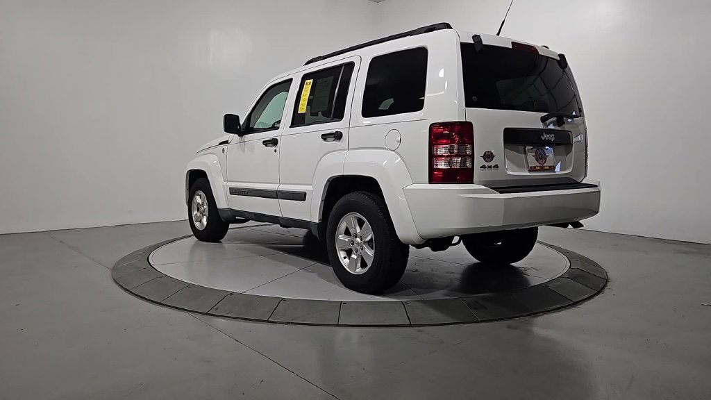 Used 2012 Jeep Liberty Sport w/ Popular Equipment Group AWD/4WD image 3