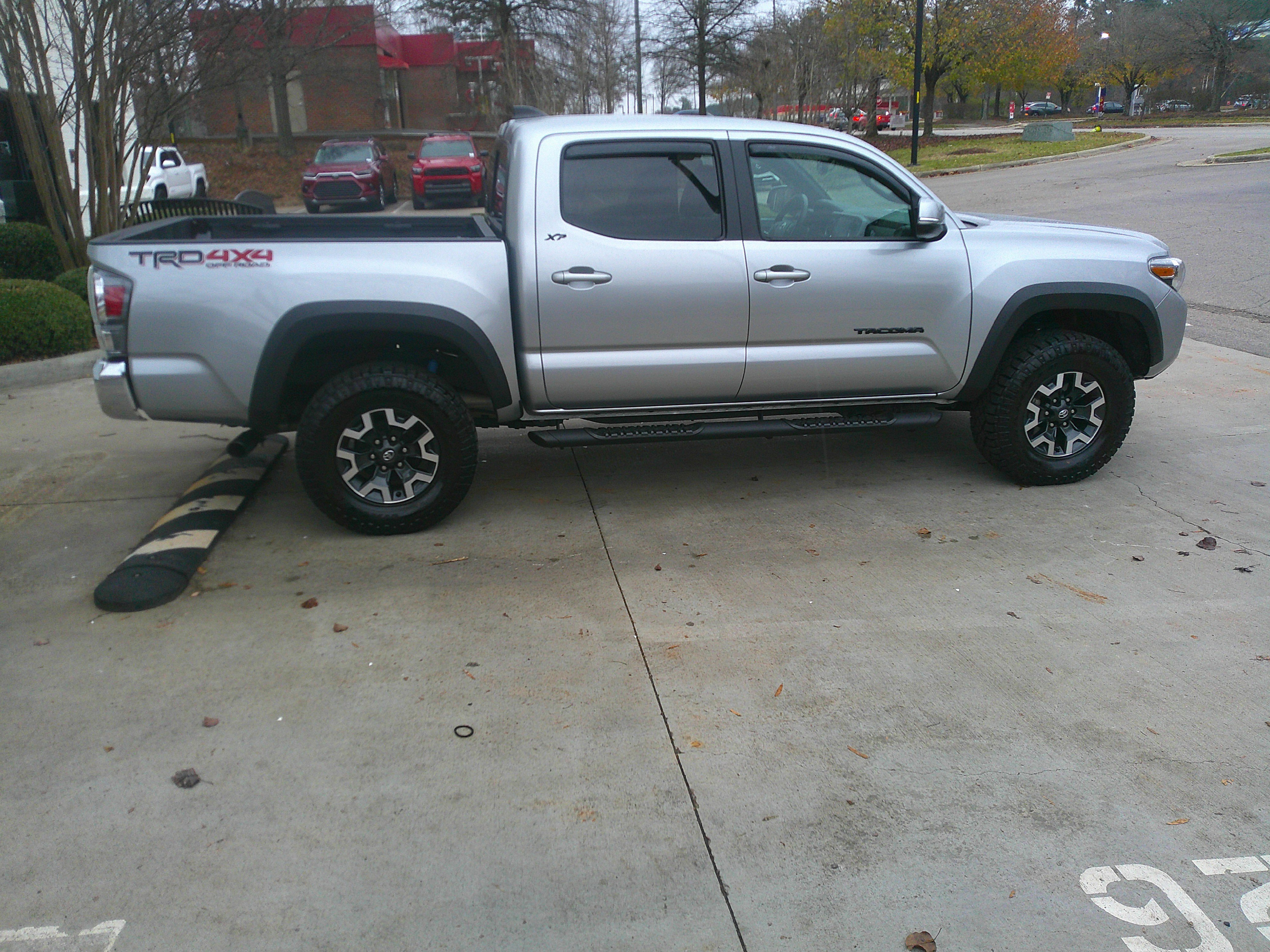 Used 2023 Toyota Tacoma TRD Off-Road image 18