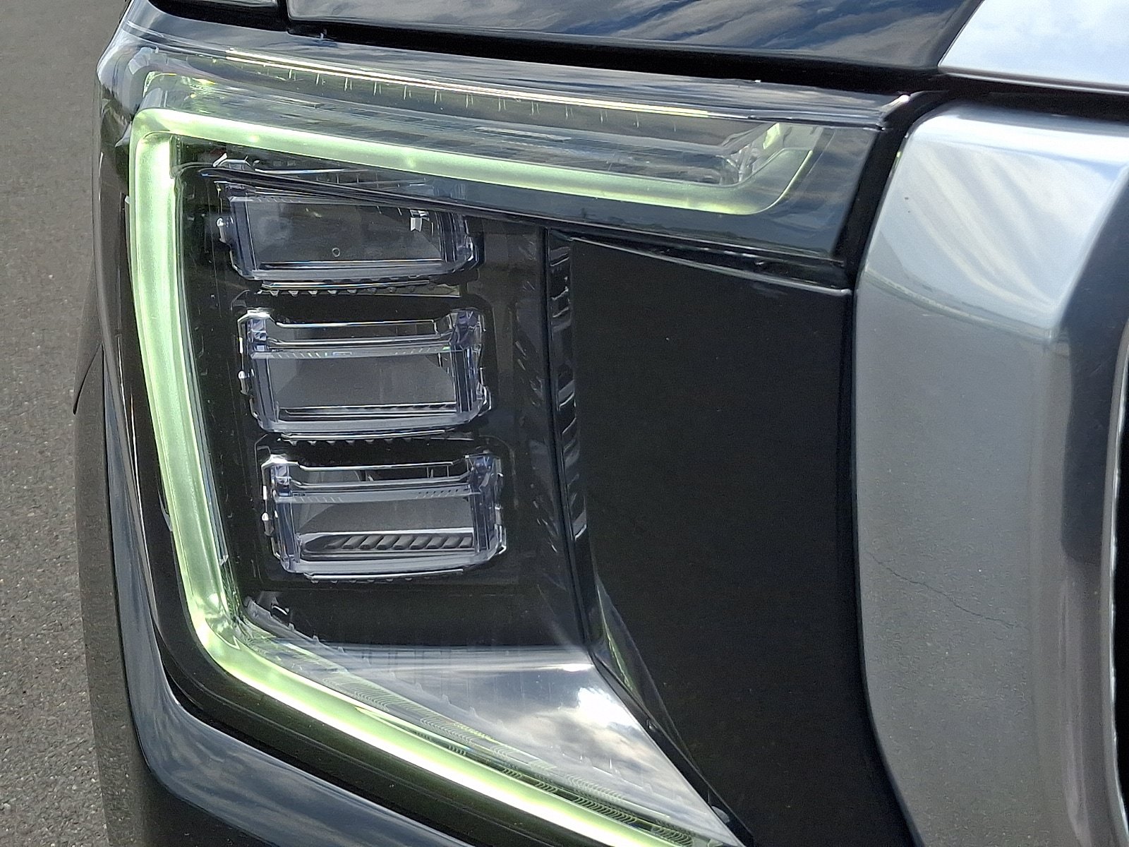 Used 2022 GMC Yukon XL Denali w/ Max Trailering Package AWD/4WD image 9