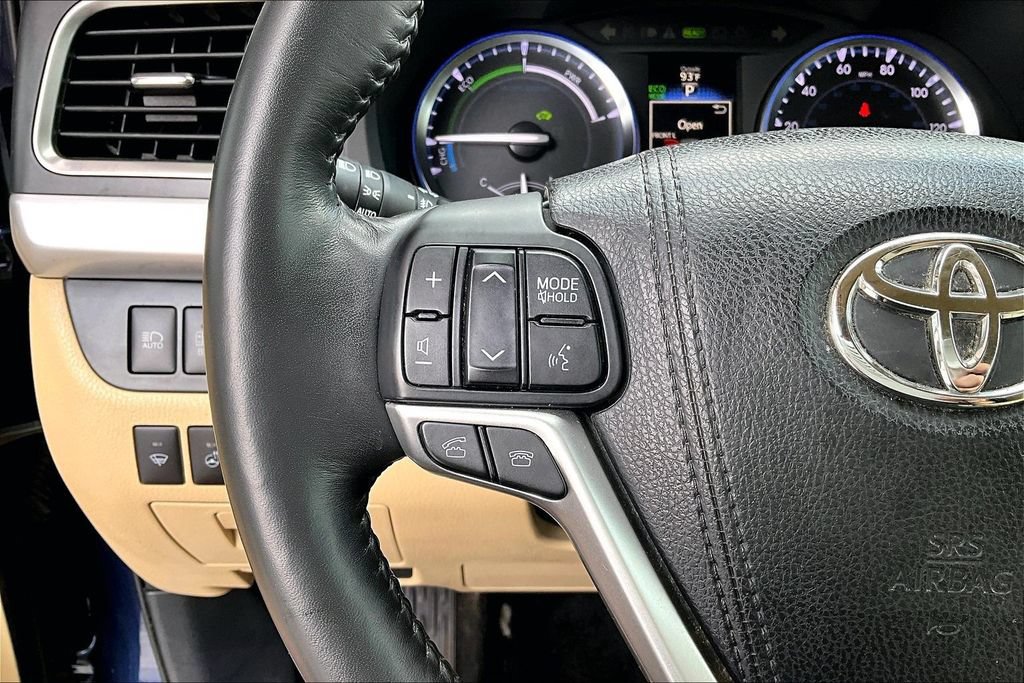 Used 2015 Toyota Highlander Limited Platinum AWD/4WD image 12