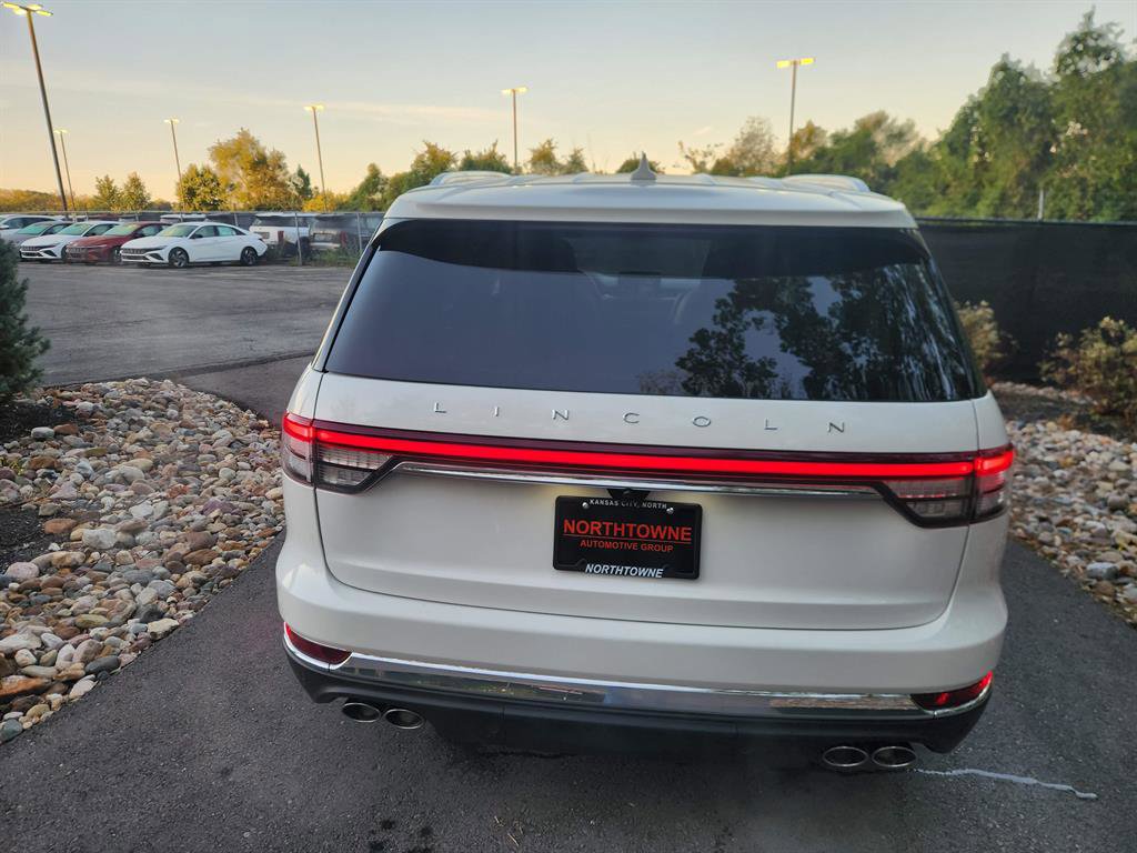 Certified 2022 Lincoln Aviator Reserve w/ Equipment Group 201A AWD/4WD image 4