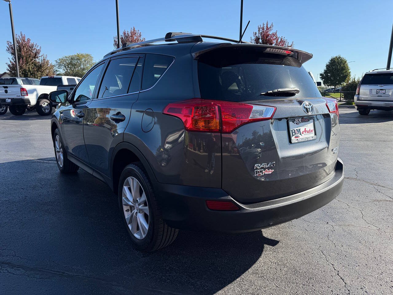 Used 2015 Toyota RAV4 Limited w/ Technology Package AWD/4WD image 5