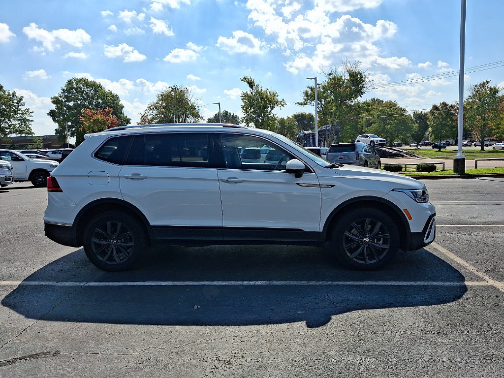 Used 2022 Volkswagen Tiguan SE AWD/4WD image 5