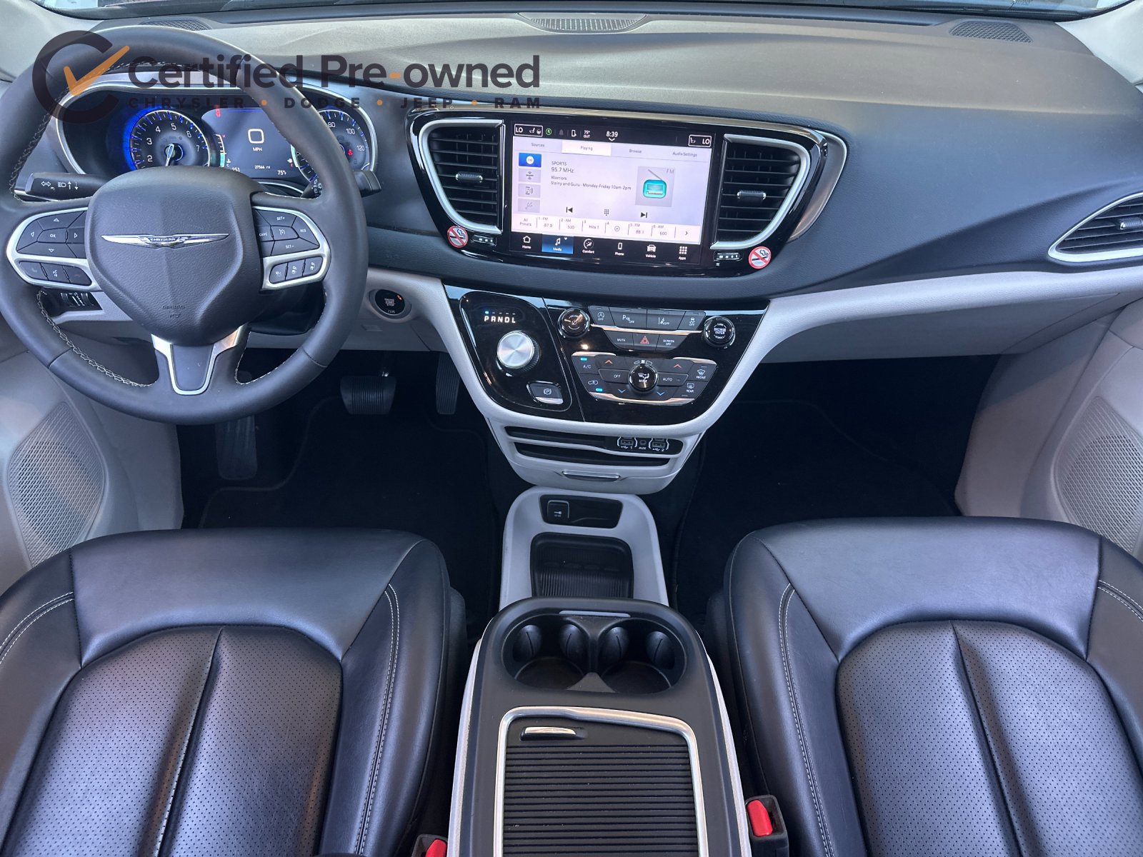 Used 2023 Chrysler Pacifica Touring-L FWD image 13