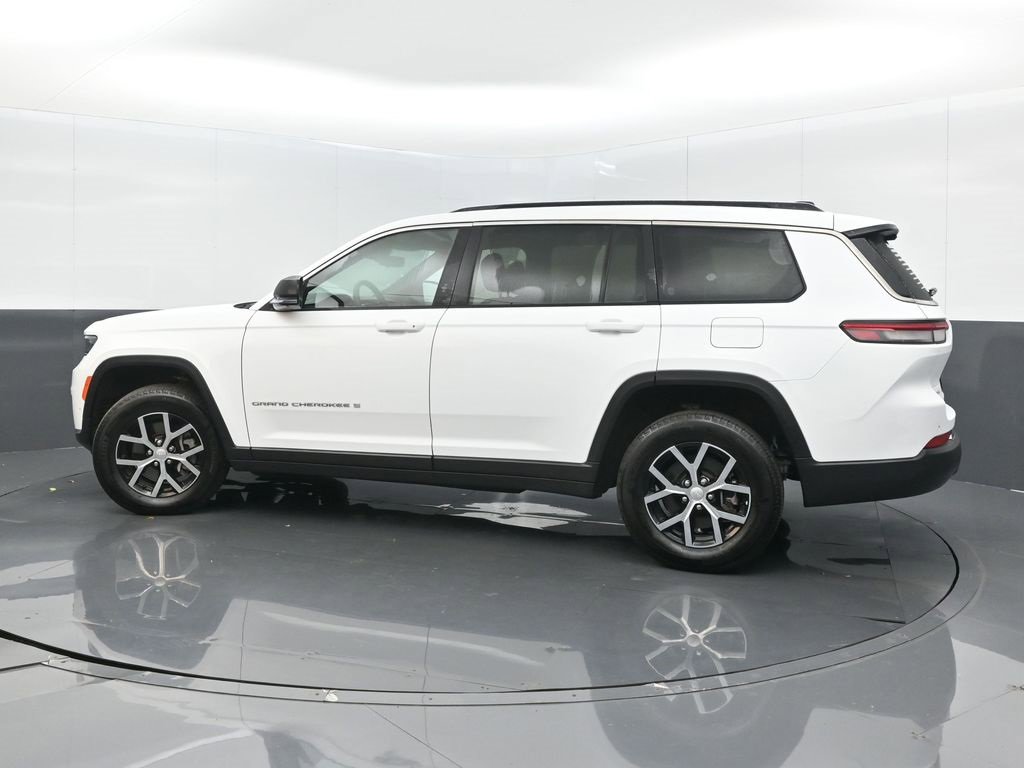 Certified 2024 Jeep Grand Cherokee L Limited w/ Luxury Tech Group II image 5