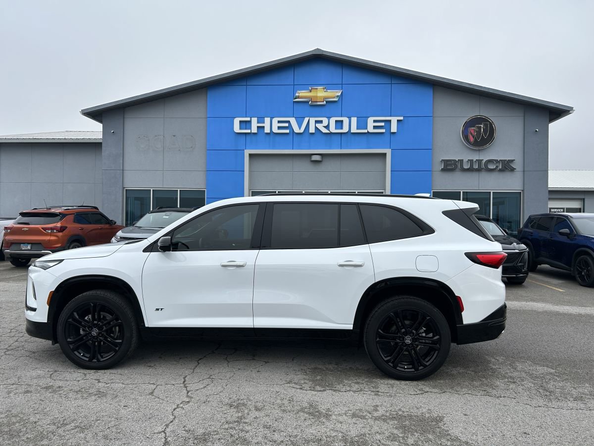 Used 2025 Buick Enclave Sport Touring w/ Power Package image 4