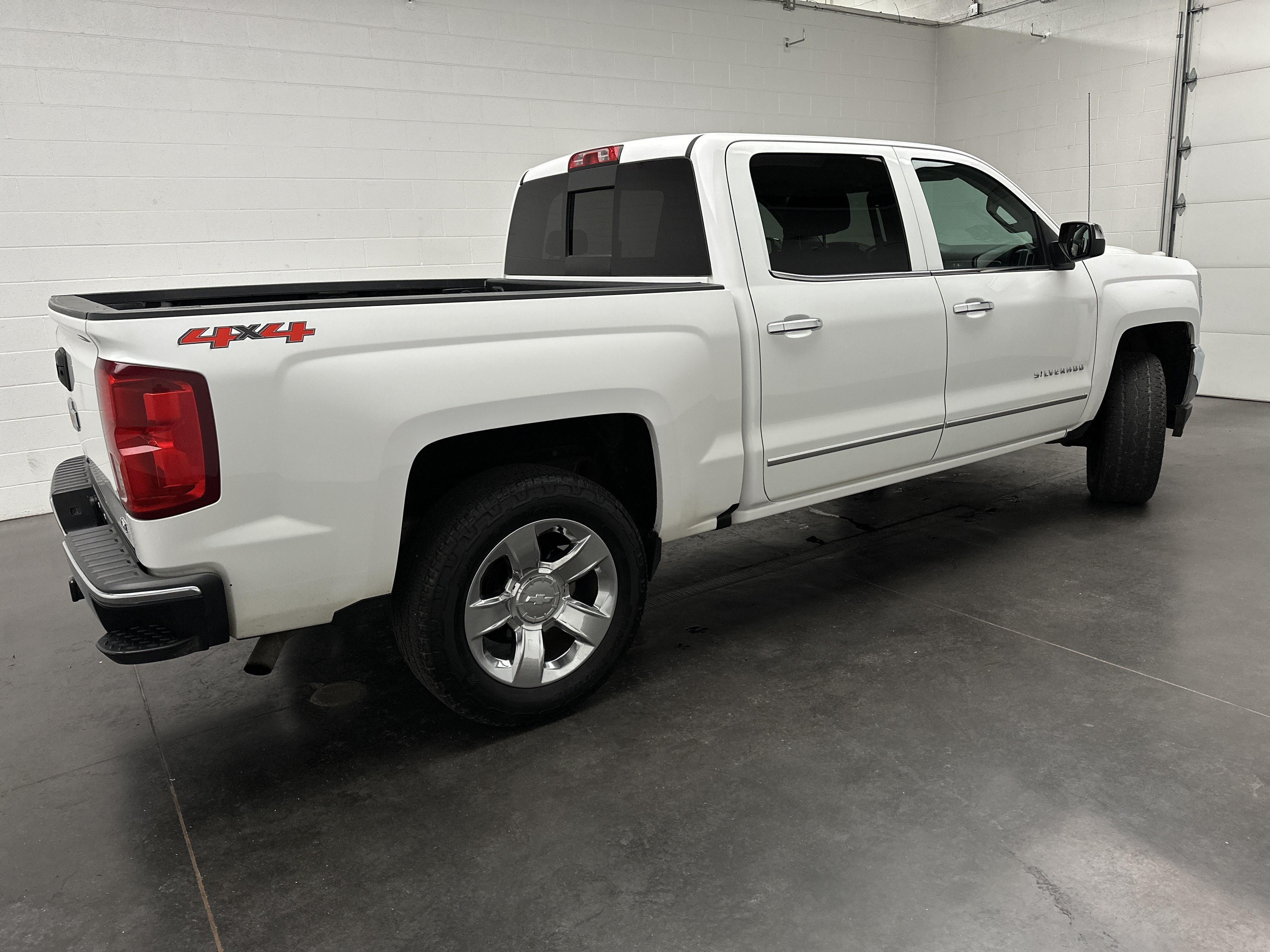 Used 2016 Chevrolet Silverado 1500 LTZ w/ Sport Package AWD/4WD image 10