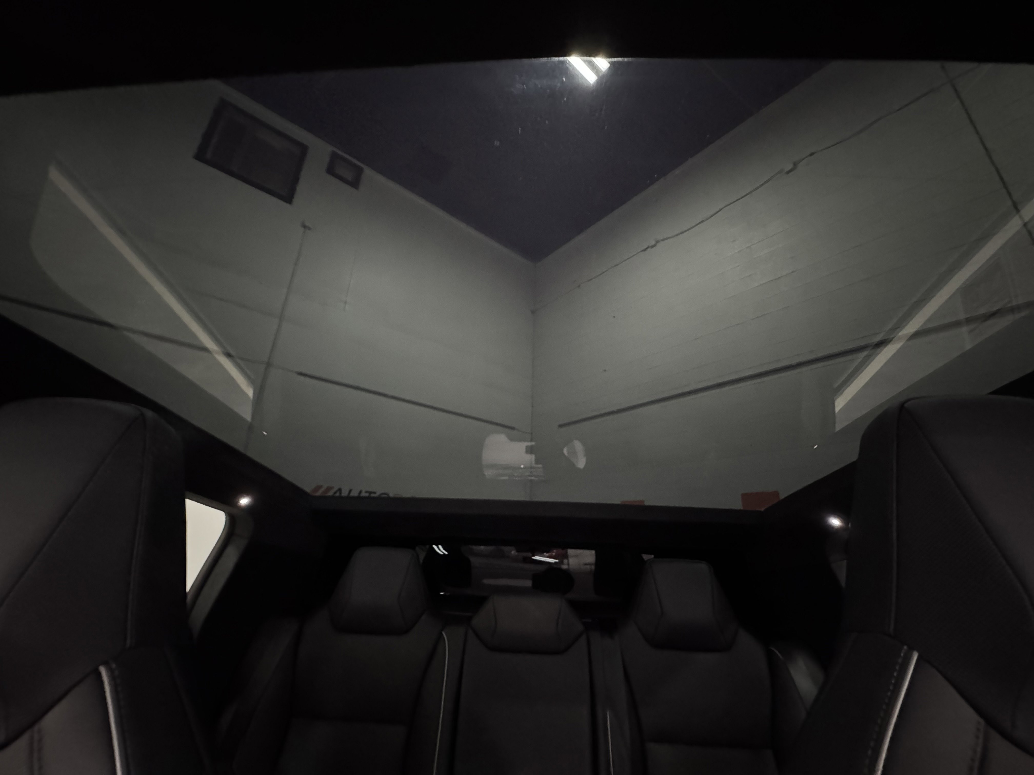 Used 2025 Tesla Cybertruck AWD Crew Cab image 3