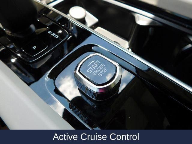 New 2025 Volvo XC60 B5 Plus w/ Protection Package Premier image 25