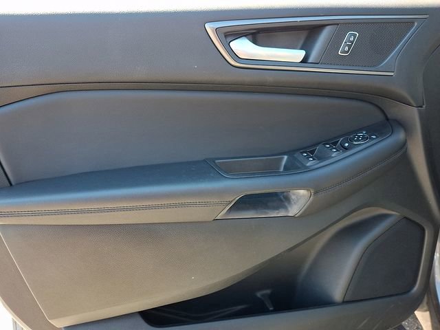 Used 2023 Ford Edge SE image 12