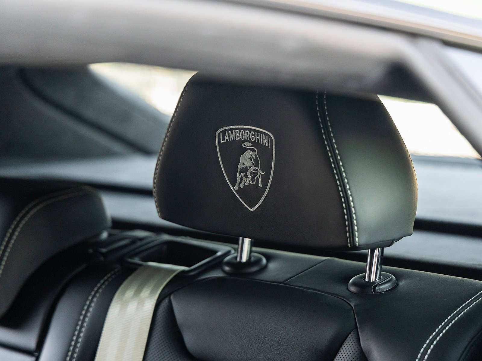 Used 2024 Lamborghini Urus S image 37