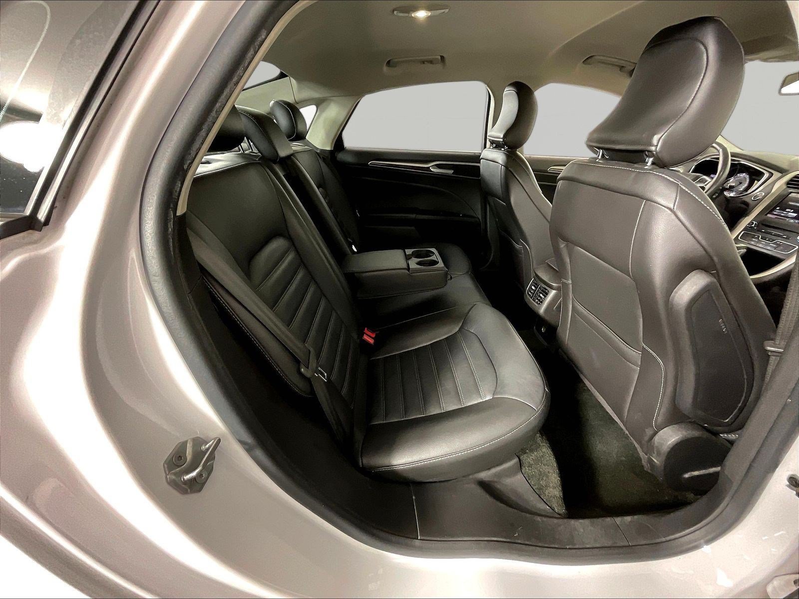 Used 2016 Ford Fusion SE w/ Equipment Group 202A FWD image 25