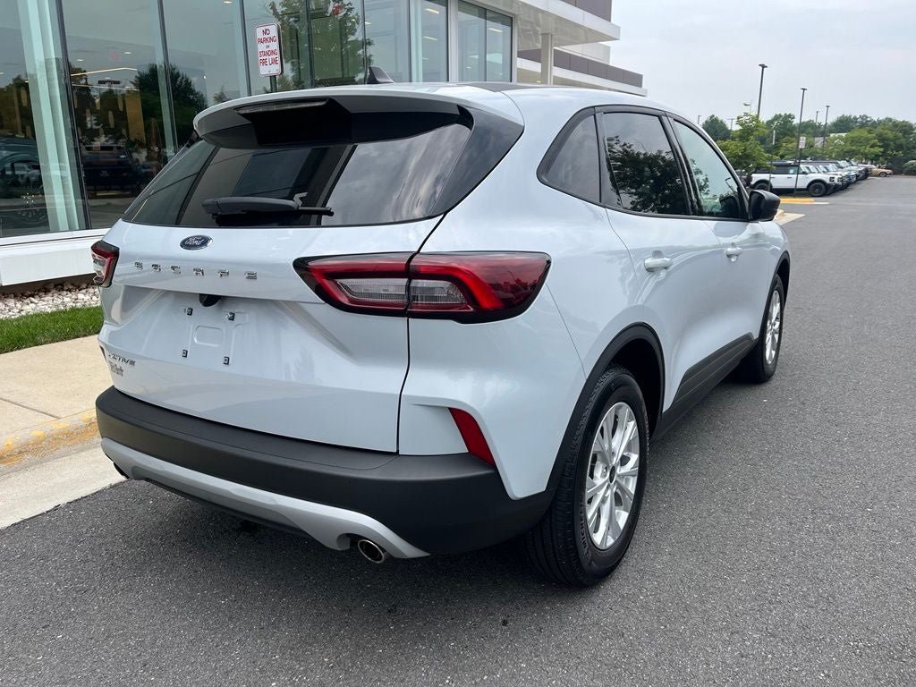 Certified 2025 Ford Escape Active w/ Cold Weather Package FWD image 9