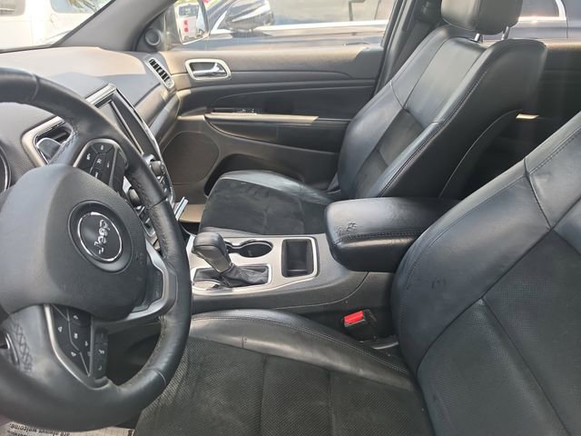 Used 2017 Jeep Grand Cherokee Altitude RWD image 12