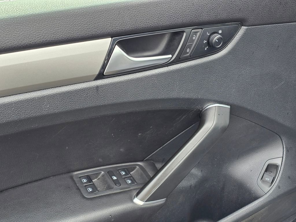 Used 2020 Volkswagen Passat 2.0T SE image 23