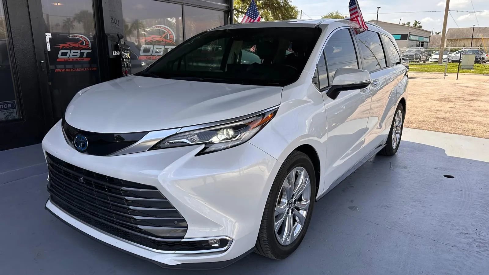 Used 2022 Toyota Sienna Platinum