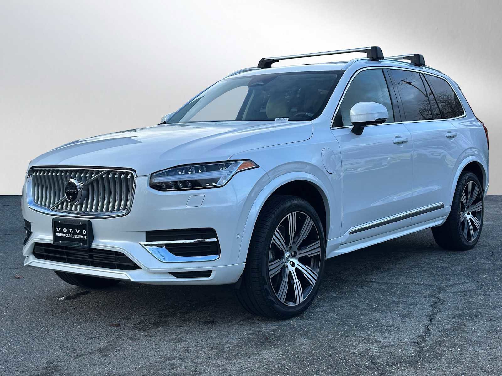 Used 2025 Volvo XC90 T8 Plus w/ Protection Package Premier image 7