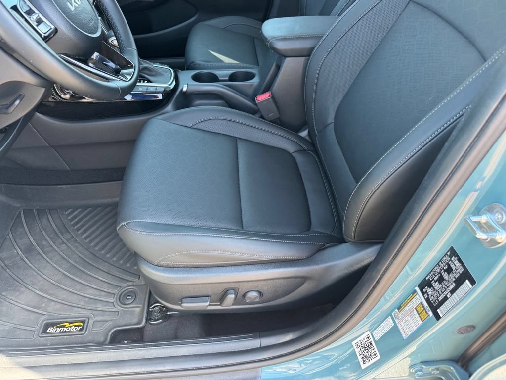 Used 2025 Kia Seltos EX w/ EX Sunroof Package FWD image 8