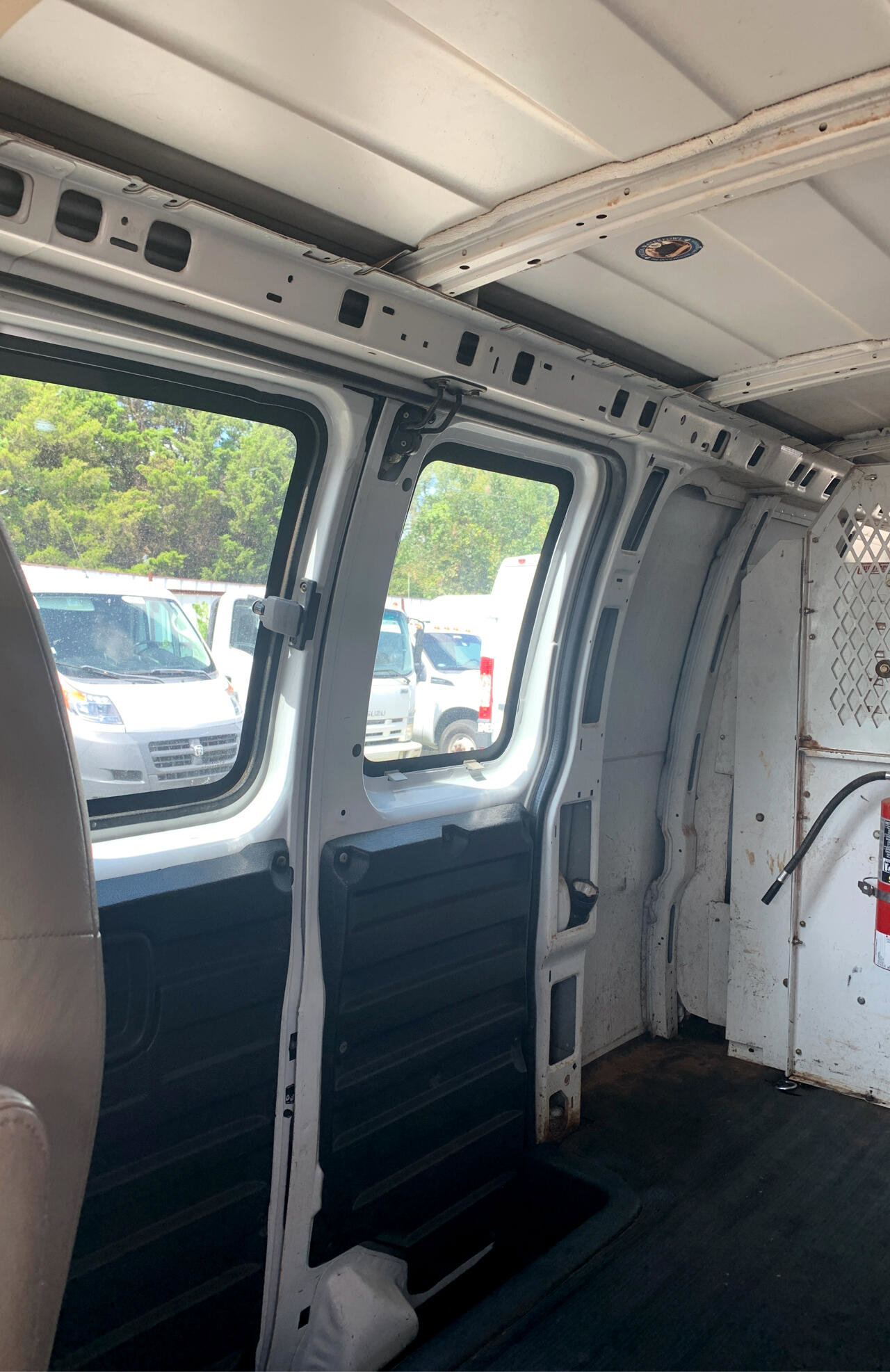 Used 2017 GMC Savana 2500 Extended image 16