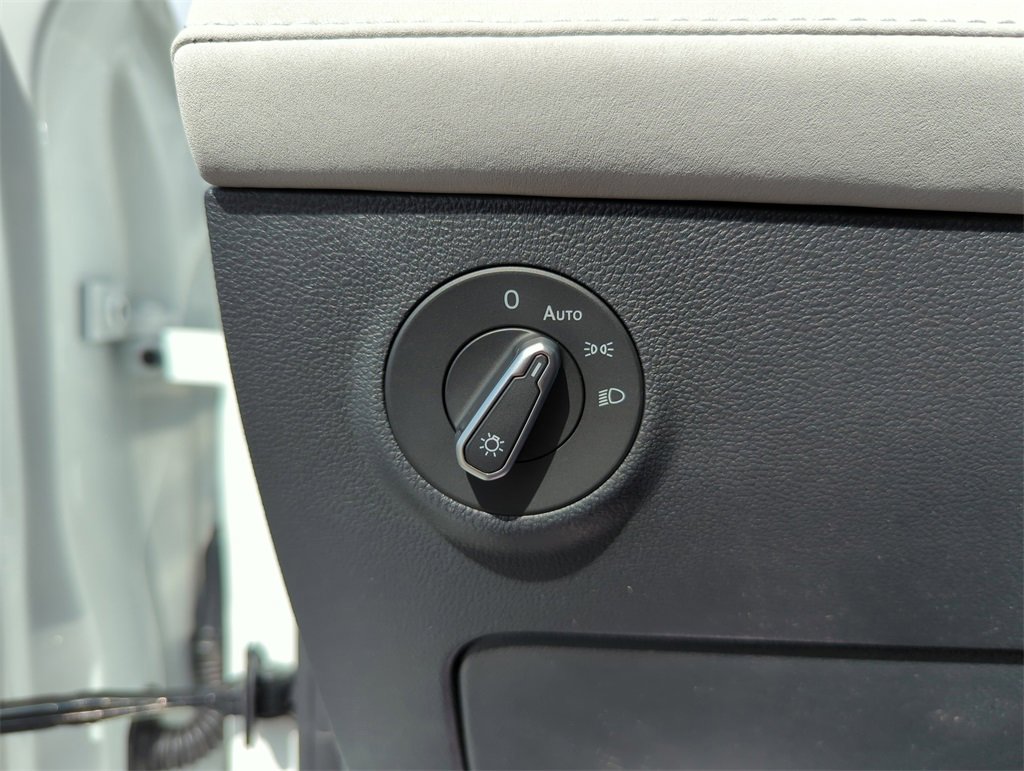 New 2025 Volkswagen Taos SE image 35