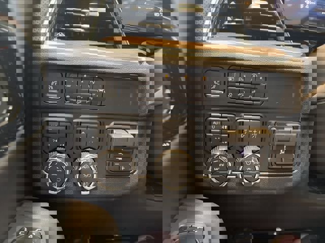 New 2026 Chevrolet Suburban High Country image 20