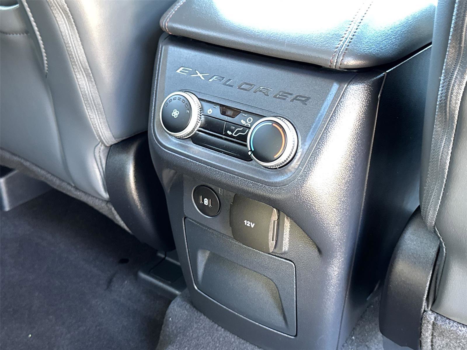 Used 2025 Ford Explorer Active w/ Active Comfort Package image 20