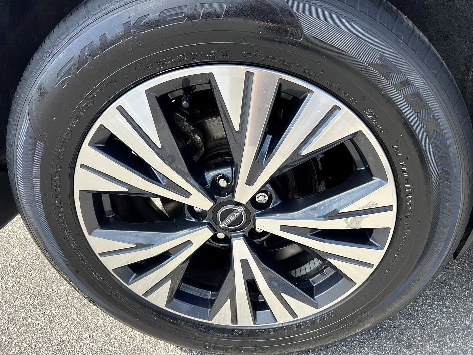 Certified 2023 Nissan Rogue SV w/ SV Premium B Package image 11