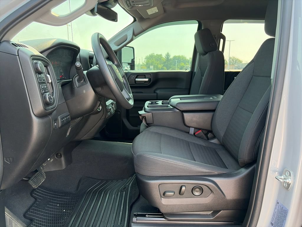 Used 2025 Chevrolet Silverado 2500 Custom w/ Custom Value Package AWD/4WD image 13