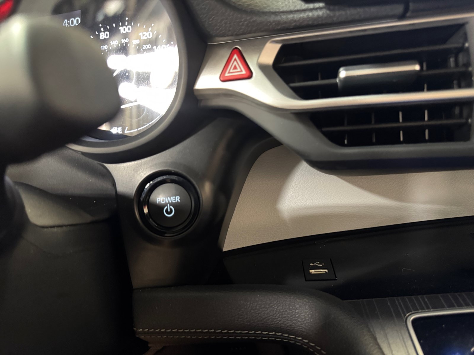Certified 2026 Toyota Sienna XLE FWD image 30