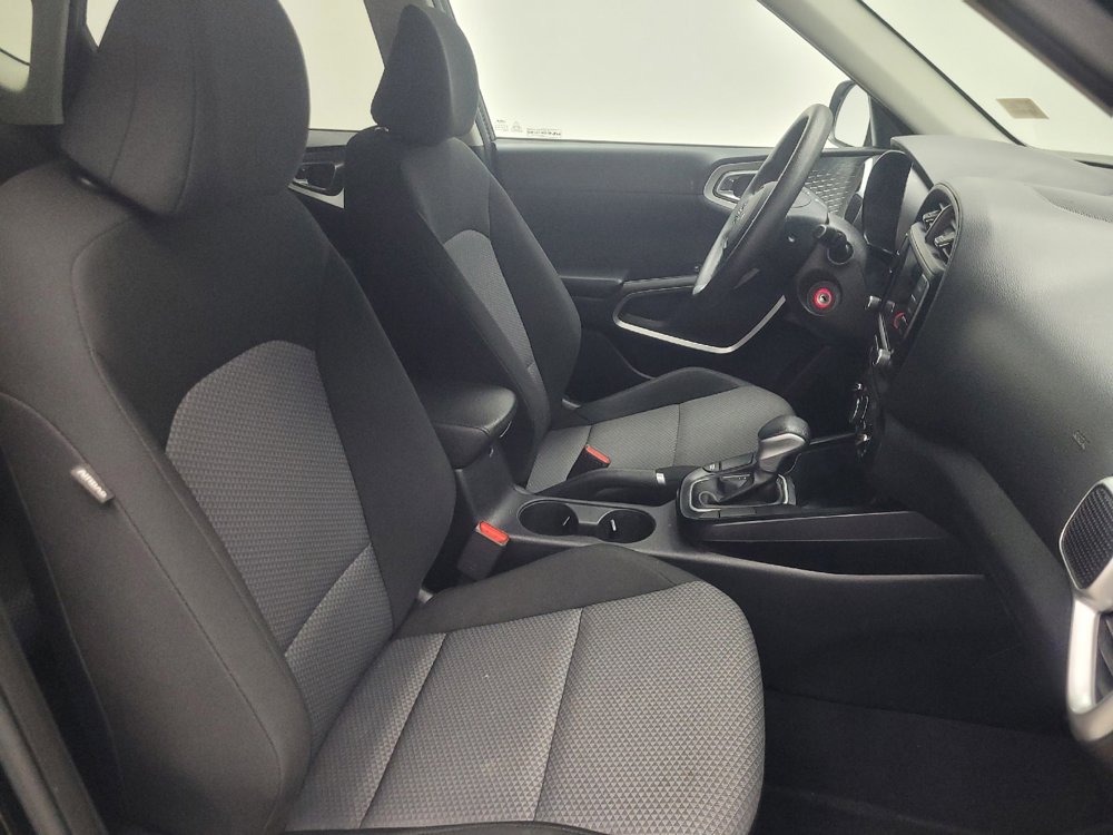 Used 2023 Kia Soul LX image 21