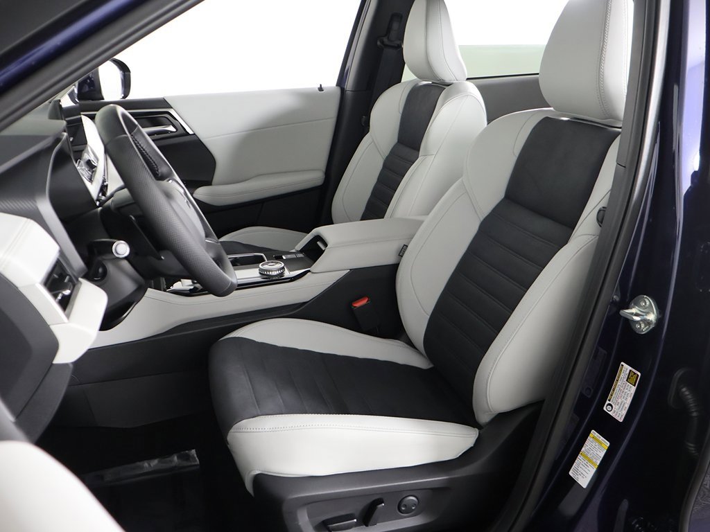 New 2025 Mitsubishi Outlander SE image 31