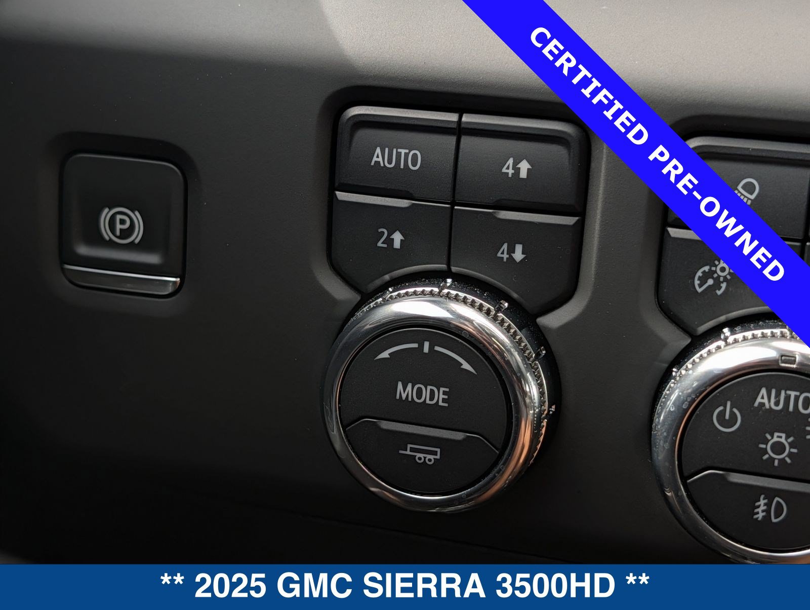 Used 2025 GMC Sierra 3500 Denali w/ Denali Reserve Package AWD/4WD image 36