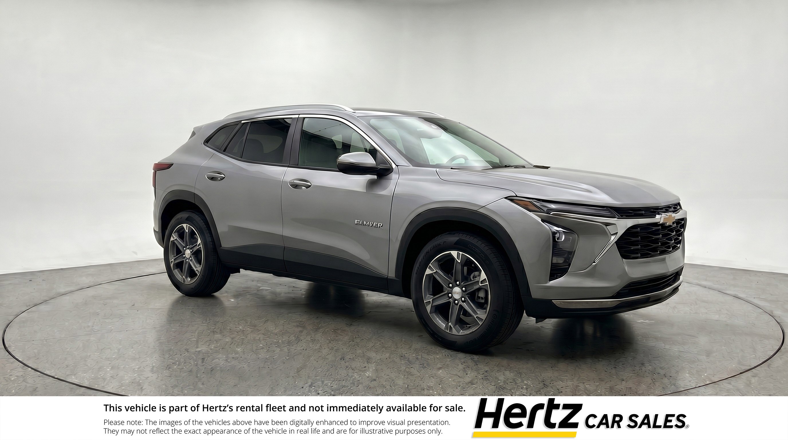 Used 2025 Chevrolet Blazer LT FWD image 1