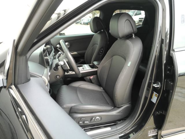 Used 2024 Genesis GV60 RWD image 6